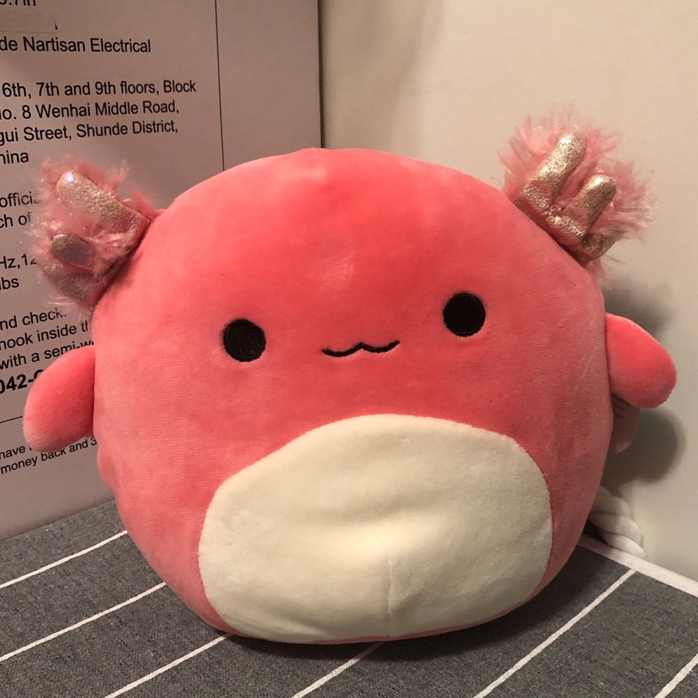 7” Dark pink Archie the Axolot Squishmallow